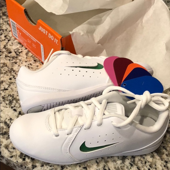 nike cheer shoes canada